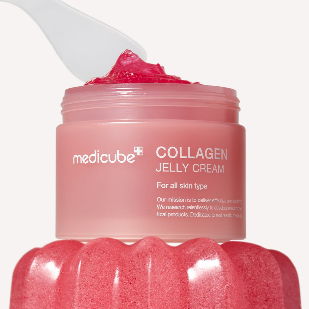 Textura rosada de Medicube Collagen Jelly Cream junto a su envase